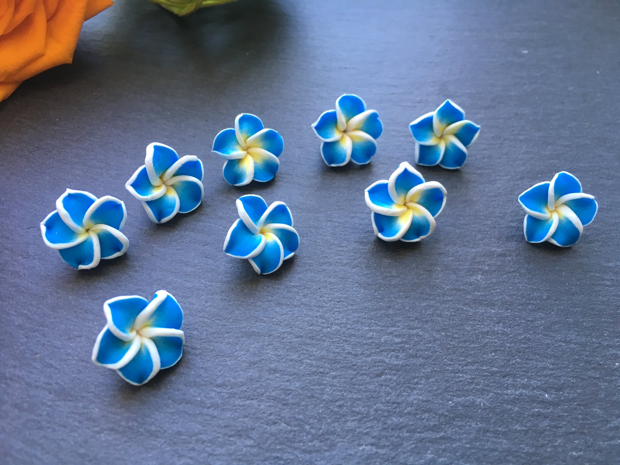 10x 3D Fimo Cabochons Polymer Clay Blumen Perlen Beads *BLAU*