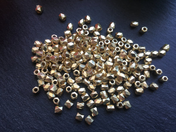 50 Spacer Beads 4x3,5mm Glatt Silber Gold Acryl Zwischenperlen