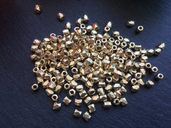 50 Spacer Beads 4x3,5mm Glatt Silber Gold Acryl Zwischenperlen