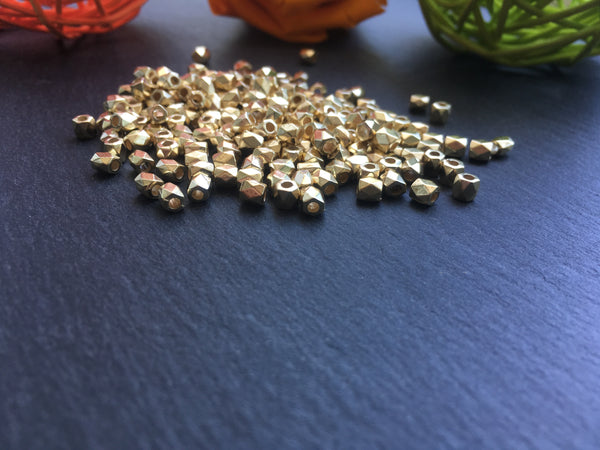 50 Spacer Beads 4x3,5mm Glatt Silber Gold Acryl Zwischenperlen