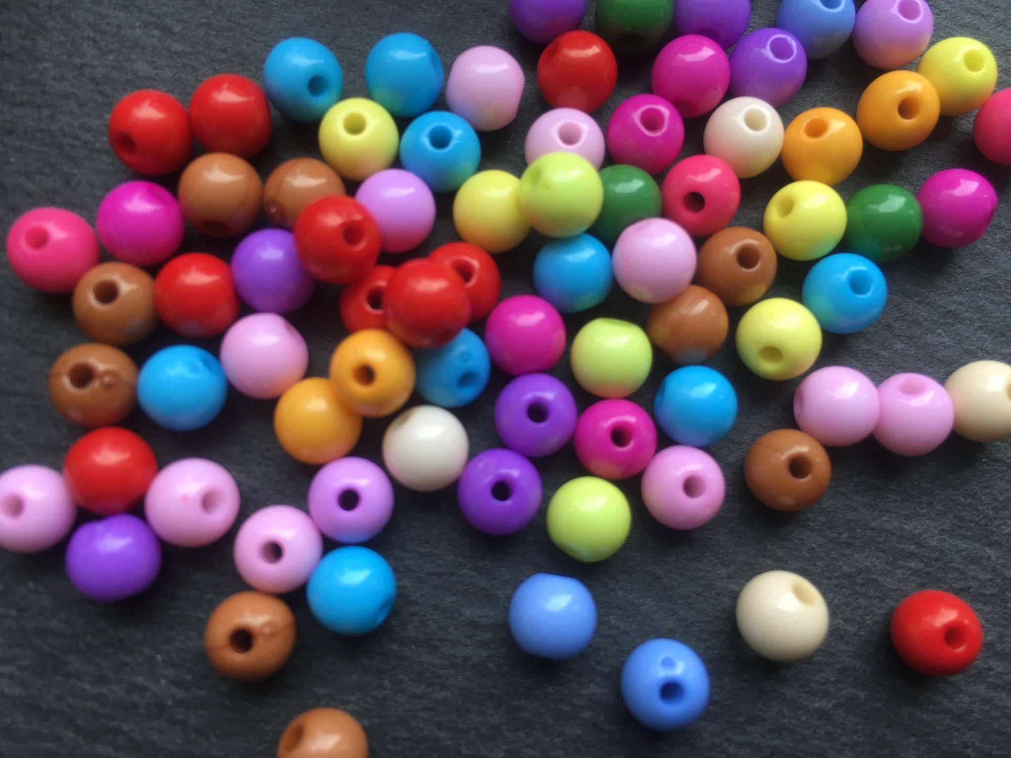 100 Kunststoffperlen Spacer Perlen Beads 5mm mehrfarbig